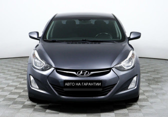 Подержанный автомобиль Hyundai Elantra Sedan 2015 года (2 фото)