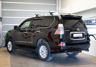 Подержанный автомобиль Lexus GX 2015 года (6 фото)