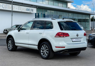 Подержанный автомобиль Volkswagen Touareg 2014 года (6 фото)