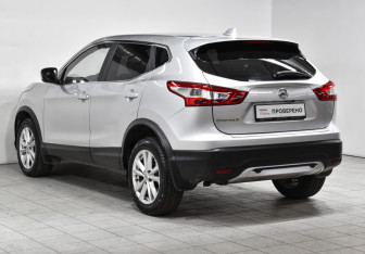 Подержанный автомобиль Nissan Qashqai 2017 года (7 фото)