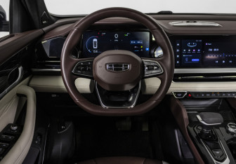 Подержанный автомобиль Geely Monjaro 2023 года (10 фото)