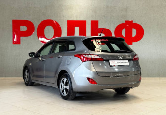 Подержанный автомобиль Hyundai i30 Wagon 2013 года (7 фото)