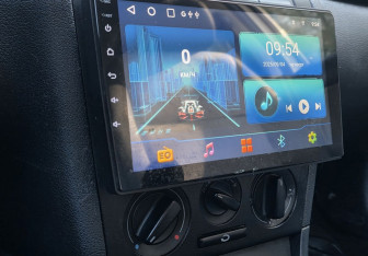 Подержанный автомобиль Skoda Octavia Liftback 2005 года (13 фото)