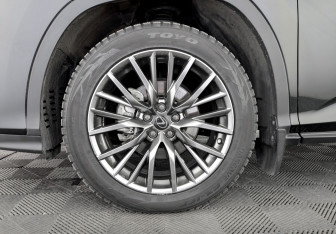 Подержанный автомобиль Lexus RX 2019 года (18 фото)