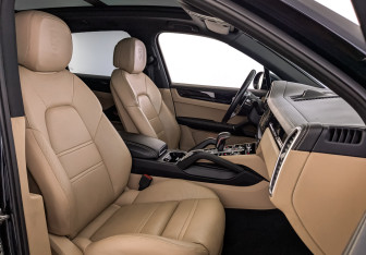 Подержанный автомобиль Porsche Cayenne 2018 года (24 фото)