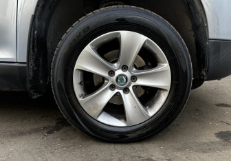Подержанный автомобиль Skoda Yeti 2011 года (13 фото)