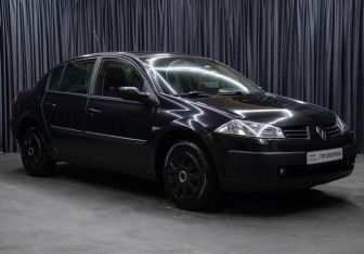 Подержанный автомобиль Renault Megane Sedan 2005 года (3 фото)