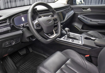 Подержанный автомобиль Omoda S5 2024 года (16 фото)