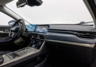 Подержанный автомобиль Exeed TXL 2022 года (13 фото)