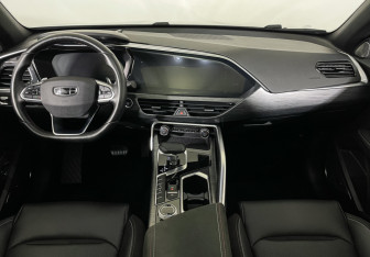Подержанный автомобиль Geely Tugella 2022 года (12 фото)
