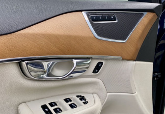 Подержанный автомобиль Volvo XC90 2015 года (19 фото)