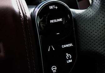 Подержанный автомобиль Land Rover Range Rover Evoque 2019 года (16 фото)