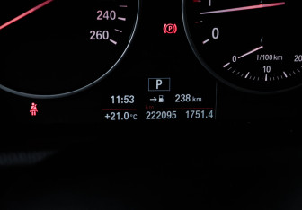 Подержанный автомобиль BMW X3 2013 года (11 фото)