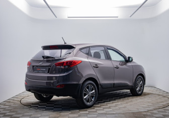 Подержанный автомобиль Hyundai ix35 2013 года (5 фото)