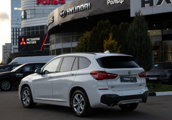 Подержанный автомобиль BMW X1 2018 года (5 фото)