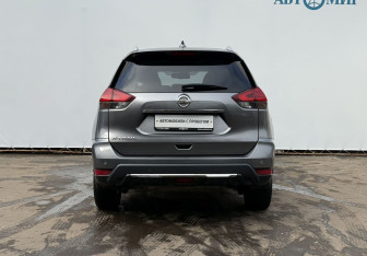 Подержанный автомобиль Nissan X-Trail 2021 года (6 фото)