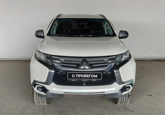 Подержанный автомобиль Mitsubishi Pajero Sport 2017 года (2 фото)