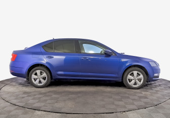 Подержанный автомобиль Skoda Octavia Liftback 2019 года (4 фото)