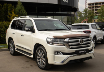 Подержанный автомобиль Toyota Land Cruiser Suv 2017 года (2 фото)