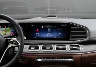 Подержанный автомобиль Mercedes-Benz GLE 2025 года (23 фото)