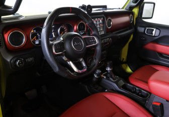 Подержанный автомобиль Jeep Wrangler 2023 года (18 фото)