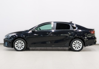 Подержанный автомобиль Kia Cerato Sedan 2021 года (8 фото)