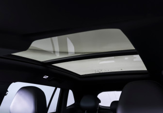 Подержанный автомобиль Volkswagen Tiguan 2025 года (16 фото)