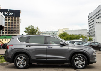 Подержанный автомобиль Hyundai Santa Fe 2020 года (3 фото)
