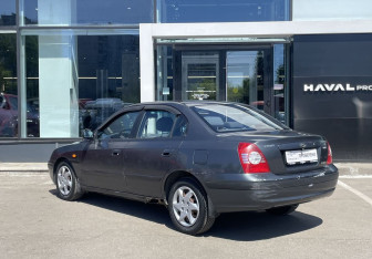 Подержанный автомобиль Hyundai Elantra Sedan 2008 года (7 фото)