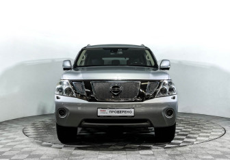Подержанный автомобиль Nissan Patrol 2012 года (2 фото)