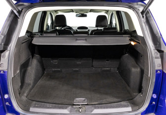 Подержанный автомобиль Ford Kuga 2015 года (16 фото)