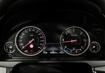 Подержанный автомобиль BMW X5 2017 года (13 фото)