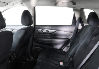 Подержанный автомобиль Nissan X-Trail 2017 года (12 фото)