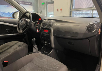 Подержанный автомобиль Nissan Almera Sedan 2016 года (12 фото)