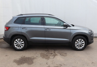 Подержанный автомобиль Skoda Karoq 2020 года (7 фото)