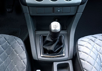 Подержанный автомобиль Ford Focus Wagon 2005 года (14 фото)