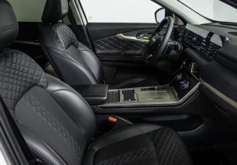 Подержанный автомобиль Exeed TXL 2022 года (10 фото)