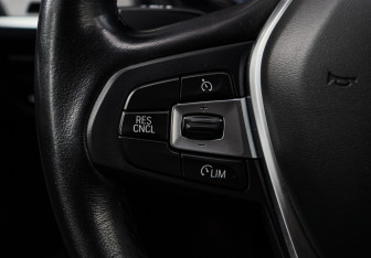 Подержанный автомобиль BMW X3 2019 года (23 фото)