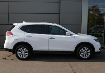 Подержанный автомобиль Nissan X-Trail 2017 года (4 фото)