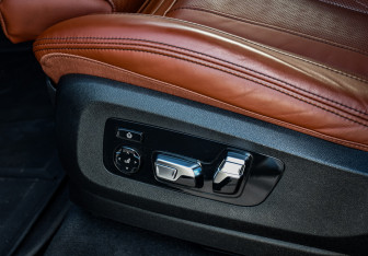 Подержанный автомобиль BMW X7 2022 года (48 фото)