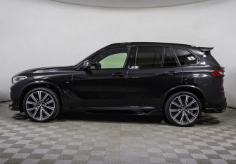 Подержанный автомобиль BMW X5 2021 года (8 фото)