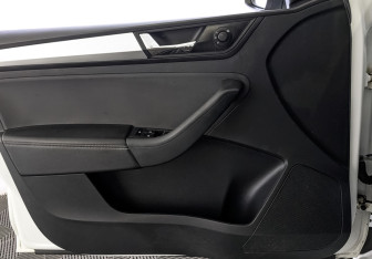 Подержанный автомобиль Skoda Rapid Liftback 2019 года (19 фото)