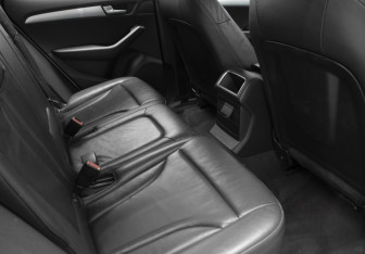 Подержанный автомобиль Audi Q5 2011 года (33 фото)