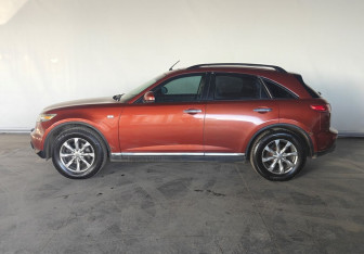 Подержанный автомобиль Infiniti FX 2007 года (8 фото)