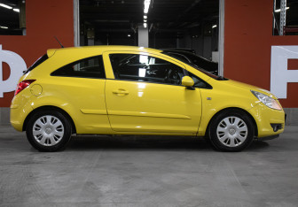 Подержанный автомобиль Opel Corsa 2007 года (4 фото)