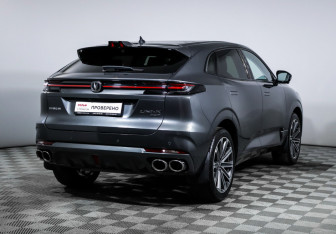 Подержанный автомобиль Changan UNI-K 2024 года (5 фото)