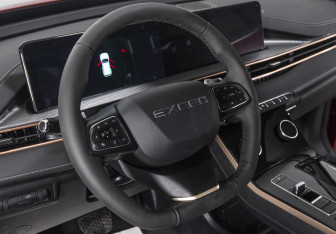 Подержанный автомобиль Exeed LX 2023 года (10 фото)