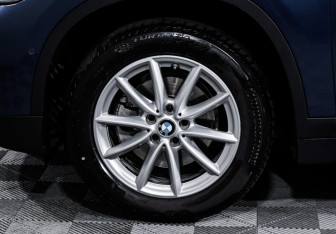 Подержанный автомобиль BMW X1 2021 года (15 фото)
