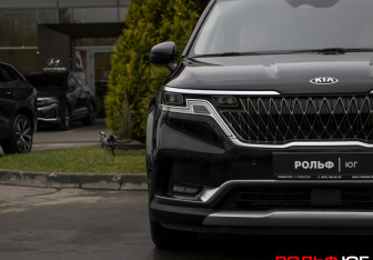 Подержанный автомобиль Kia Carnival 2021 года (28 фото)
