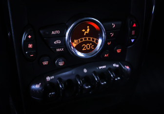 Подержанный автомобиль MINI Paceman 2013 года (18 фото)